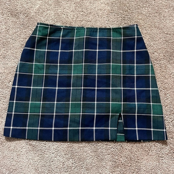 Plaid mini skirt size medium never worn - Picture 3 of 6